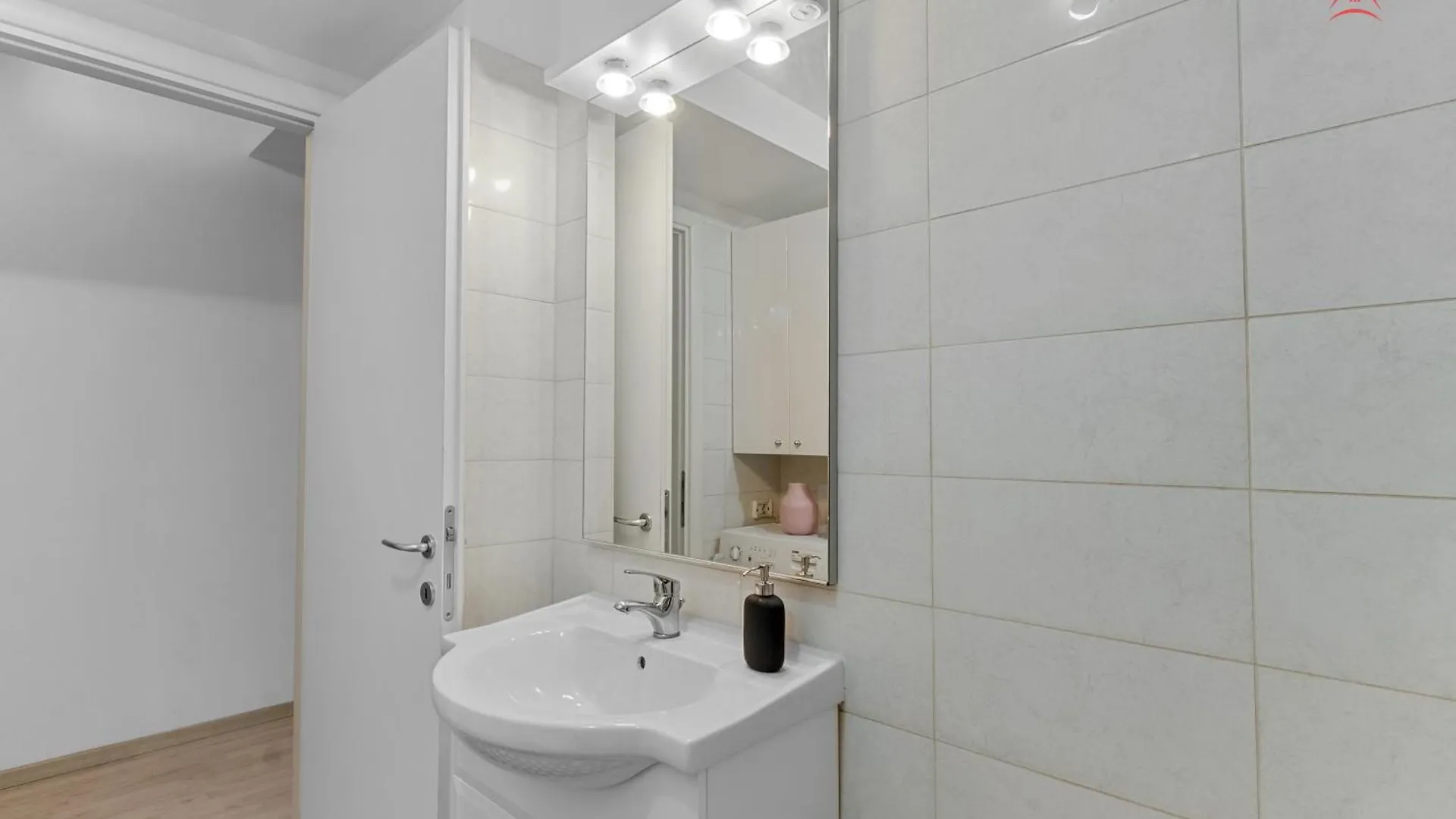 Baneasa Herastrau Apartment With Grand Terrace Bucharest